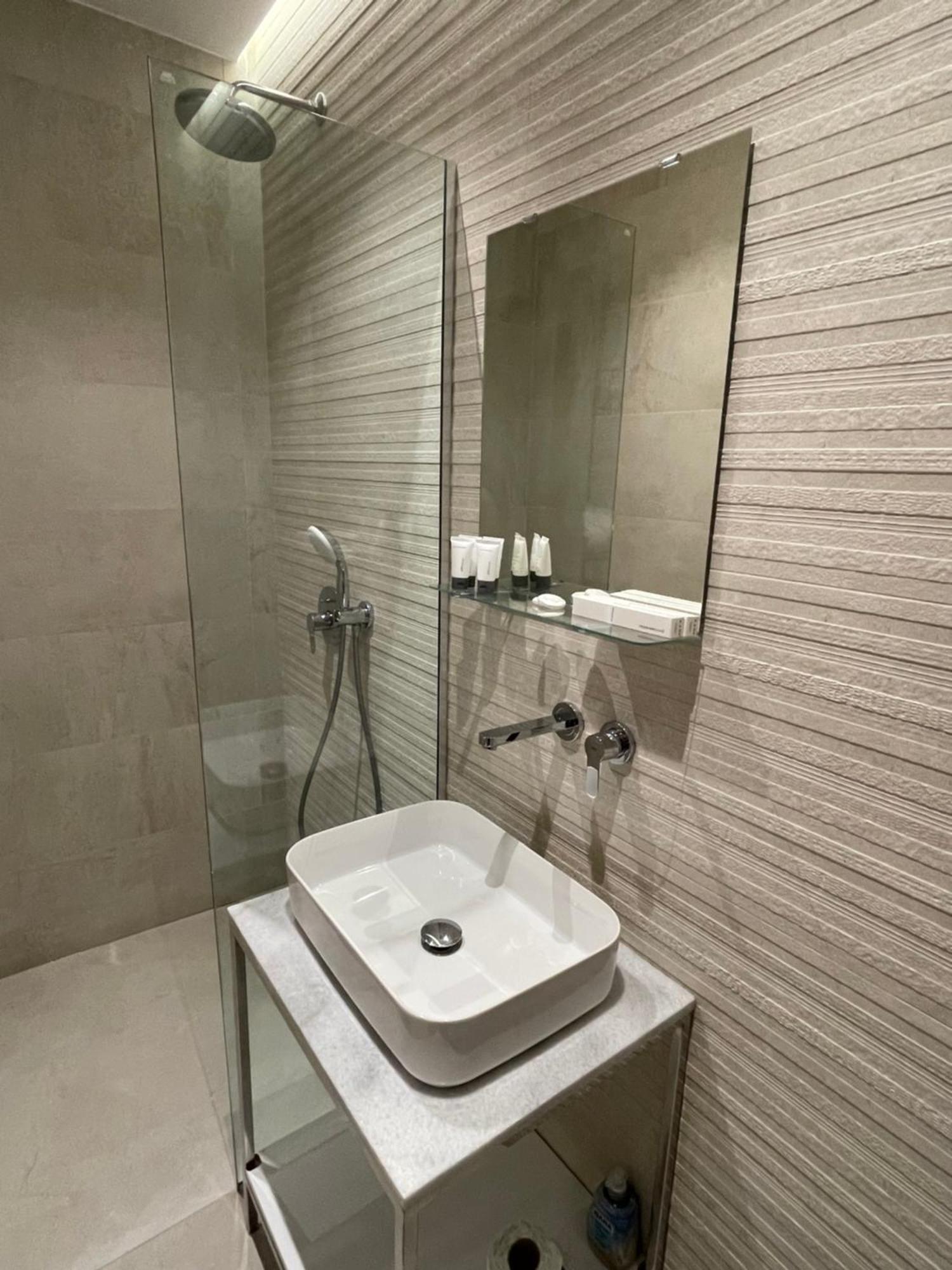 Amazon 8 Guesthouse Tirana Eksteriør billede